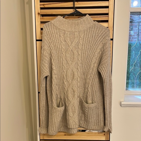 Abercrombie cable knit sweater - Picture 1 of 1